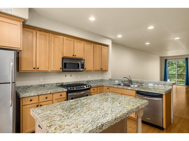 1912 Ne 48TH Way, Hillsboro, OR 97124