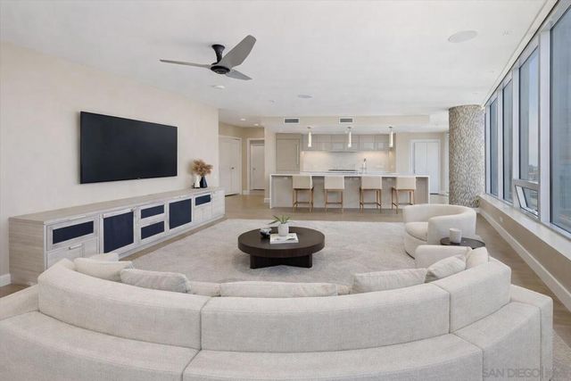 888 W E St 805, San Diego, CA 92101