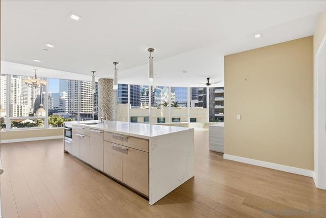 888 W E St 805, San Diego, CA 92101