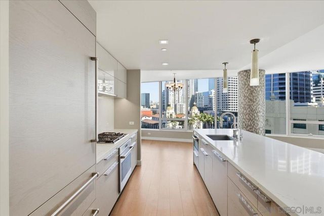 888 W E St 805, San Diego, CA 92101