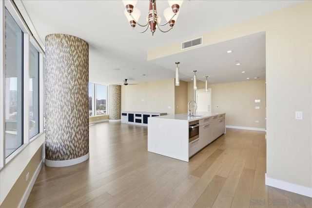 888 W E St 805, San Diego, CA 92101