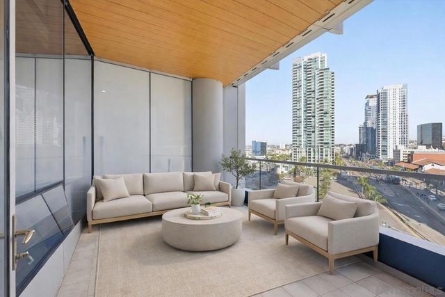 888 W E St 805, San Diego, CA 92101