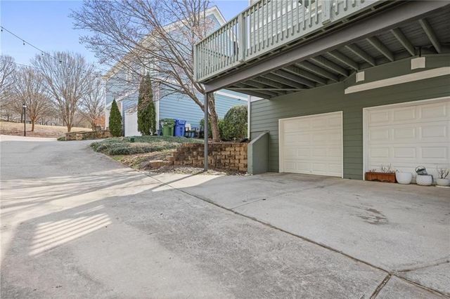 1655 Barfield NW Run, Atlanta, GA 30318