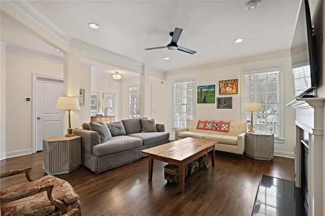 1655 Barfield NW Run, Atlanta, GA 30318