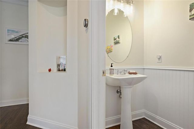 1655 Barfield NW Run, Atlanta, GA 30318