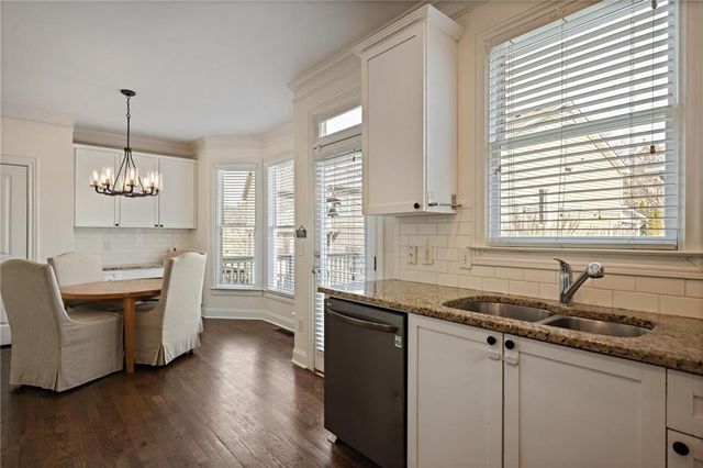 1655 Barfield NW Run, Atlanta, GA 30318