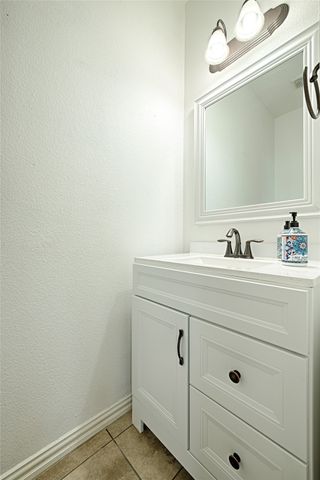 1216 Realoaks Drive, Fort Worth, TX 76131