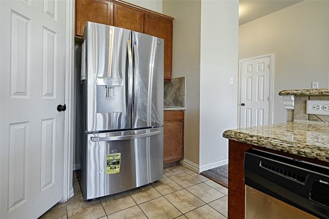 1216 Realoaks Drive, Fort Worth, TX 76131