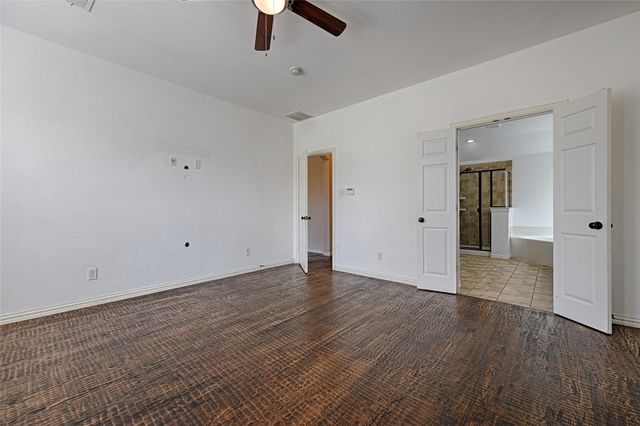 1216 Realoaks Drive, Fort Worth, TX 76131