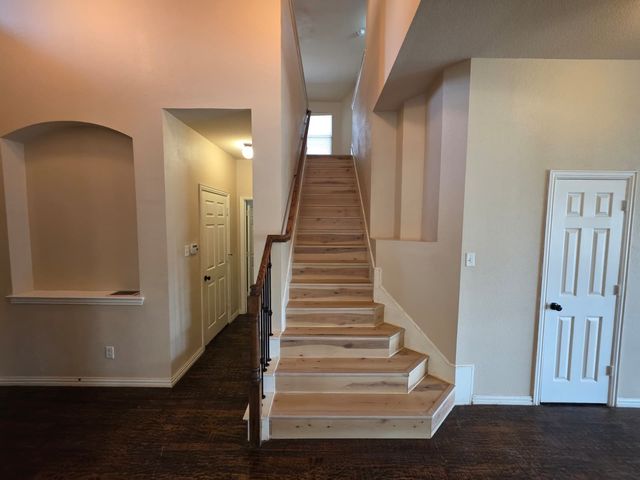 1216 Realoaks Drive, Fort Worth, TX 76131