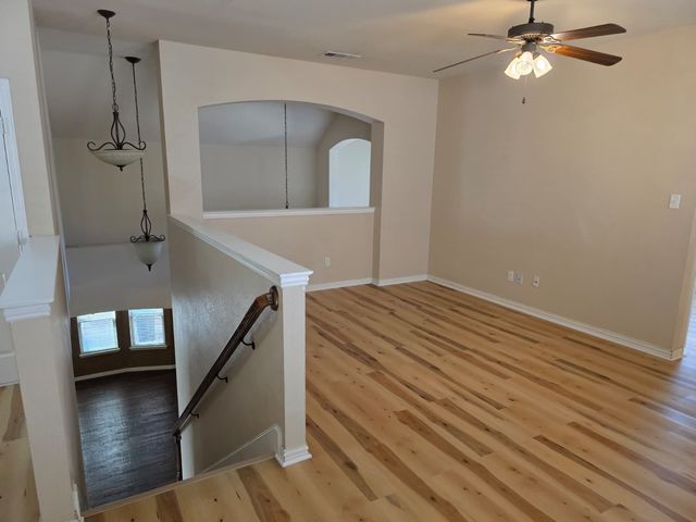 1216 Realoaks Drive, Fort Worth, TX 76131