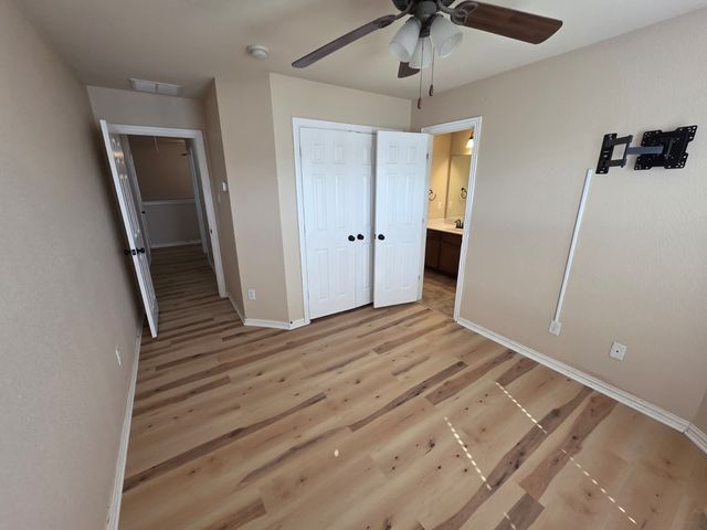 1216 Realoaks Drive, Fort Worth, TX 76131