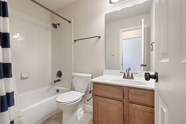 1216 Realoaks Drive, Fort Worth, TX 76131