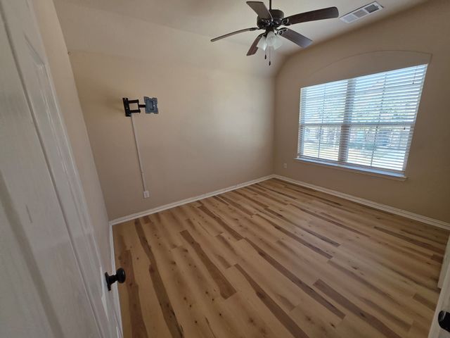 1216 Realoaks Drive, Fort Worth, TX 76131