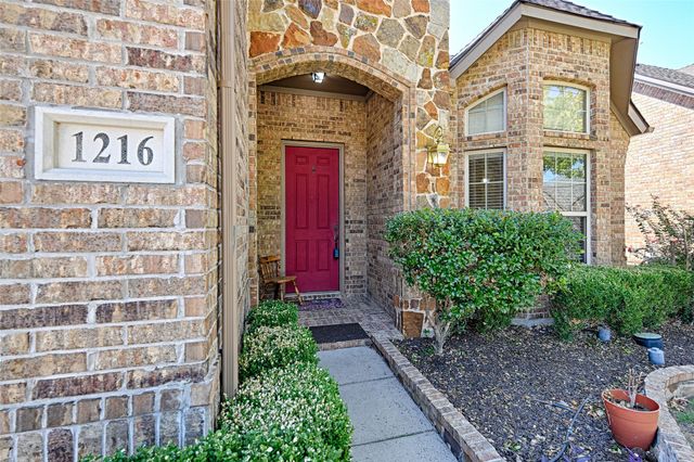 1216 Realoaks Drive, Fort Worth, TX 76131