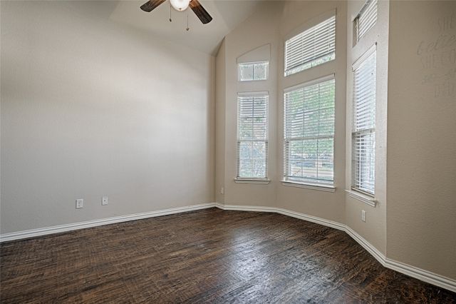 1216 Realoaks Drive, Fort Worth, TX 76131