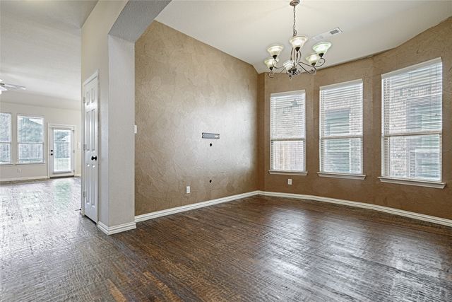 1216 Realoaks Drive, Fort Worth, TX 76131