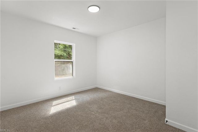 9509 Line Fence RD, Hayes, VA 23072
