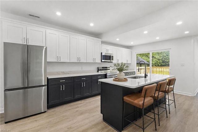 9509 Line Fence RD, Hayes, VA 23072
