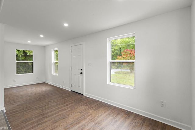 9509 Line Fence RD, Hayes, VA 23072