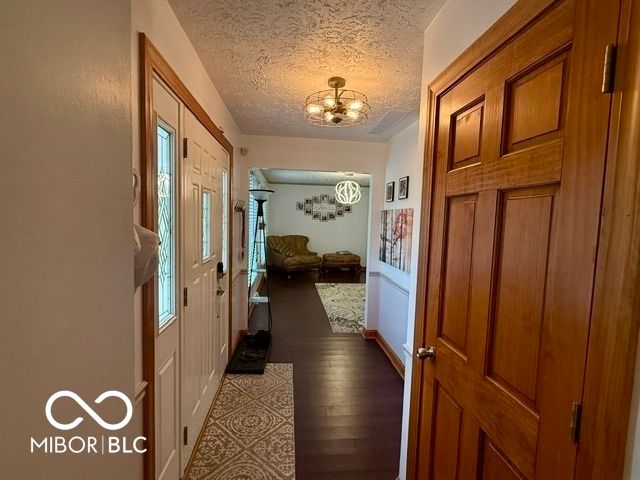 888 Briarwood Drive, Greenwood, IN 46142