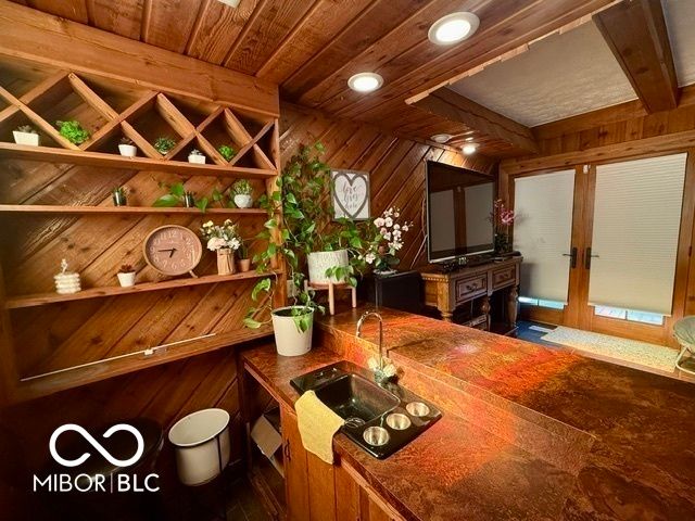 888 Briarwood Drive, Greenwood, IN 46142