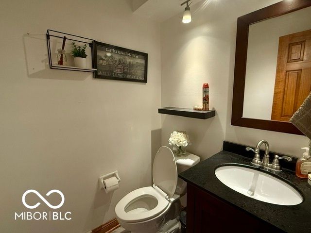 888 Briarwood Drive, Greenwood, IN 46142