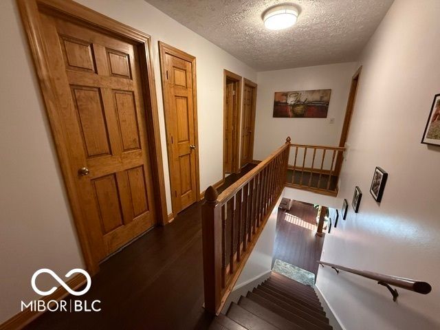 888 Briarwood Drive, Greenwood, IN 46142