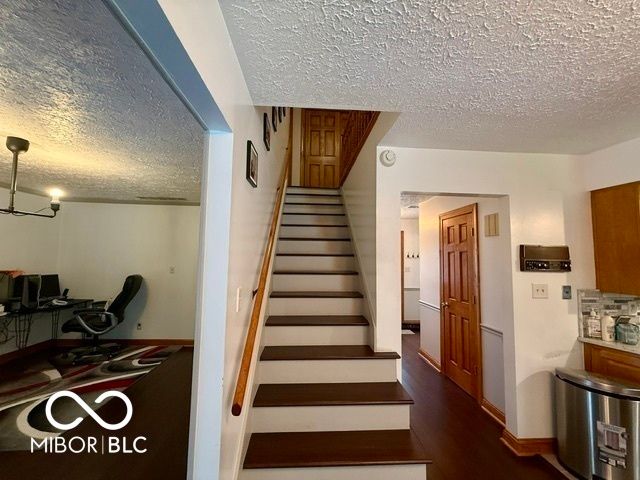 888 Briarwood Drive, Greenwood, IN 46142