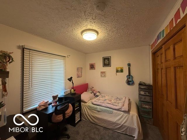 888 Briarwood Drive, Greenwood, IN 46142