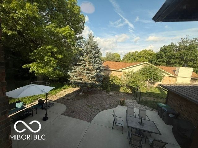 888 Briarwood Drive, Greenwood, IN 46142