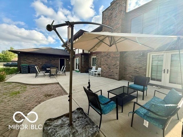 888 Briarwood Drive, Greenwood, IN 46142