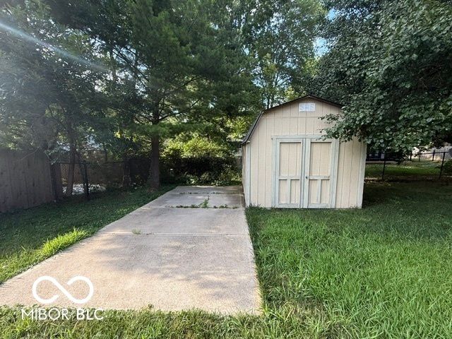 888 Briarwood Drive, Greenwood, IN 46142