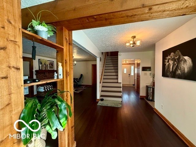 888 Briarwood Drive, Greenwood, IN 46142