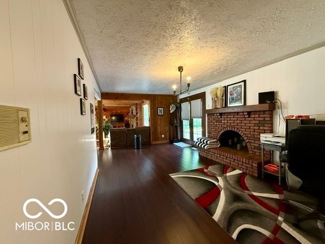 888 Briarwood Drive, Greenwood, IN 46142