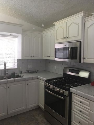 7900 SW 22nd St, Miami, FL 33155