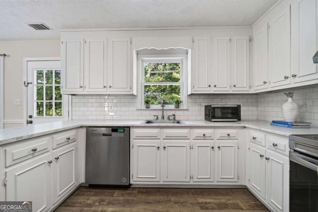 2275 Huntington Drive, Loganville, GA 30052