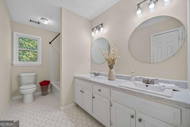 2275 Huntington Drive, Loganville, GA 30052