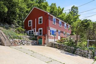 37 Mountain St 37, Woburn, MA 01801