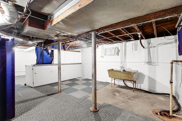 2201 Thornton Lansing Road, Lansing, IL 60438