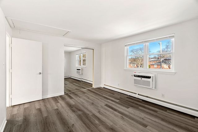 2 Kingston St 2, North Andover, MA 01845