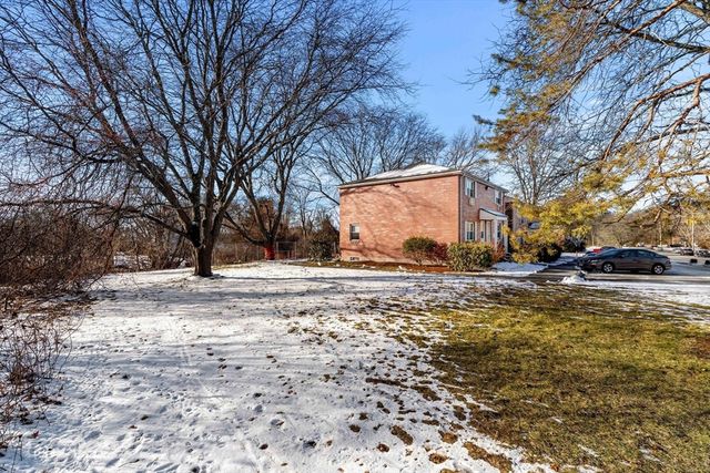 2 Kingston St 2, North Andover, MA 01845