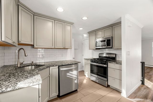 2 Kingston St 2, North Andover, MA 01845