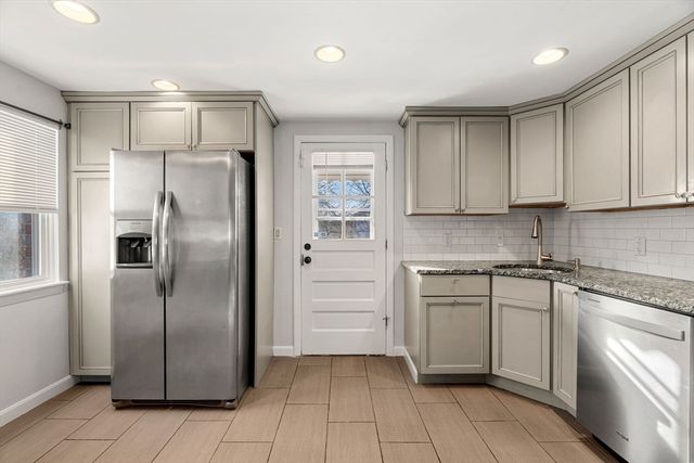 2 Kingston St 2, North Andover, MA 01845