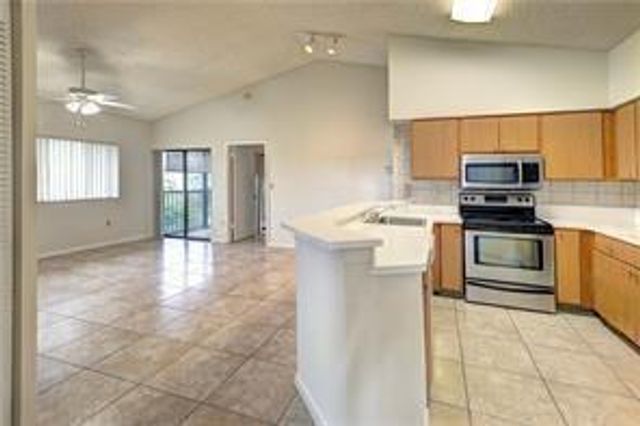 2445 SW 18th Terrace 110, Fort Lauderdale, FL 33315