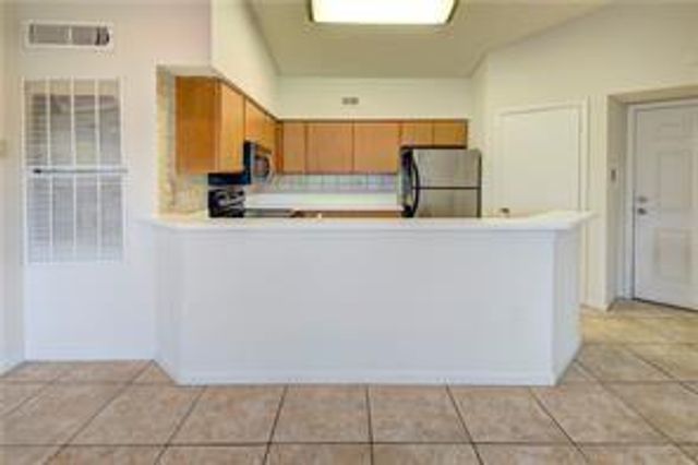 2445 SW 18th Terrace 110, Fort Lauderdale, FL 33315