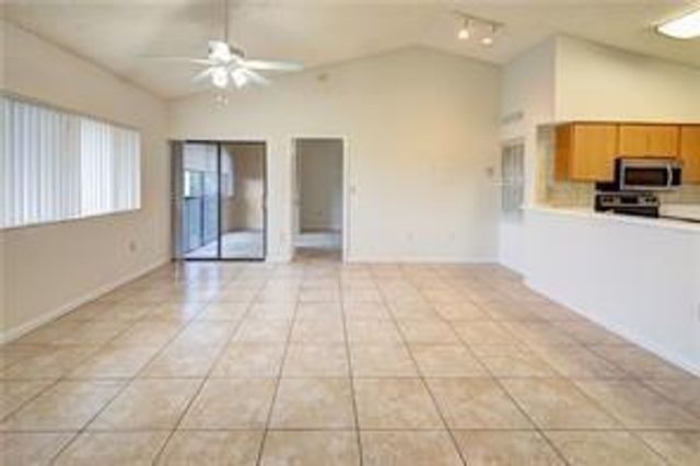 2445 SW 18th Terrace 110, Fort Lauderdale, FL 33315