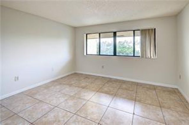 2445 SW 18th Terrace 110, Fort Lauderdale, FL 33315