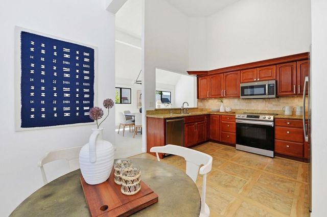 548 Shorebird Circle 3203, Redwood City, CA 94065