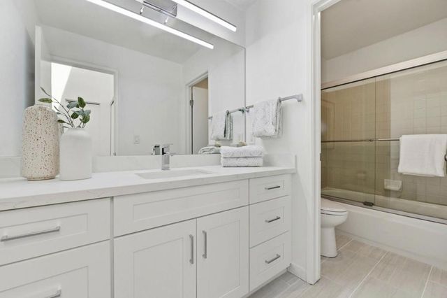 548 Shorebird Circle 3203, Redwood City, CA 94065